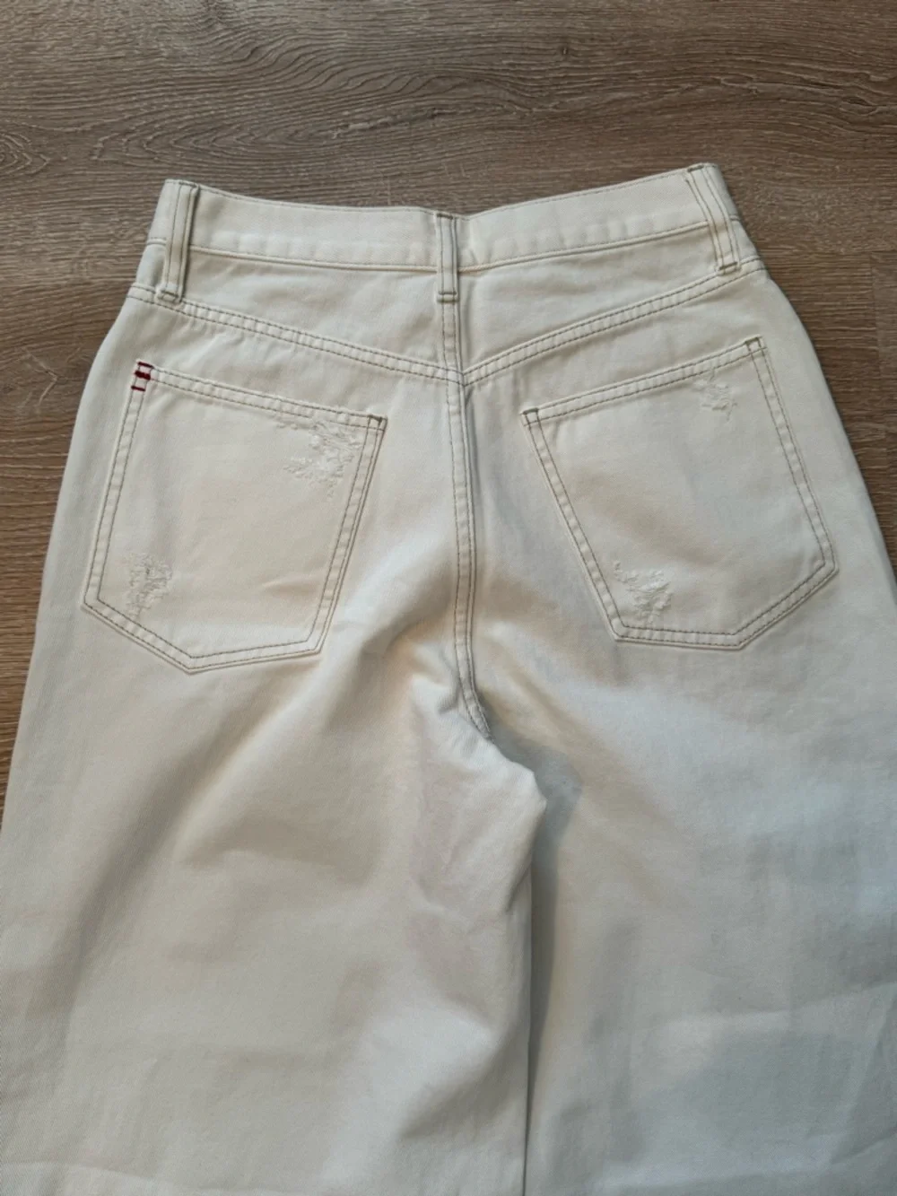 BDG Wide Leg Distressed Jeans - High Rise - Picture 6 of 7